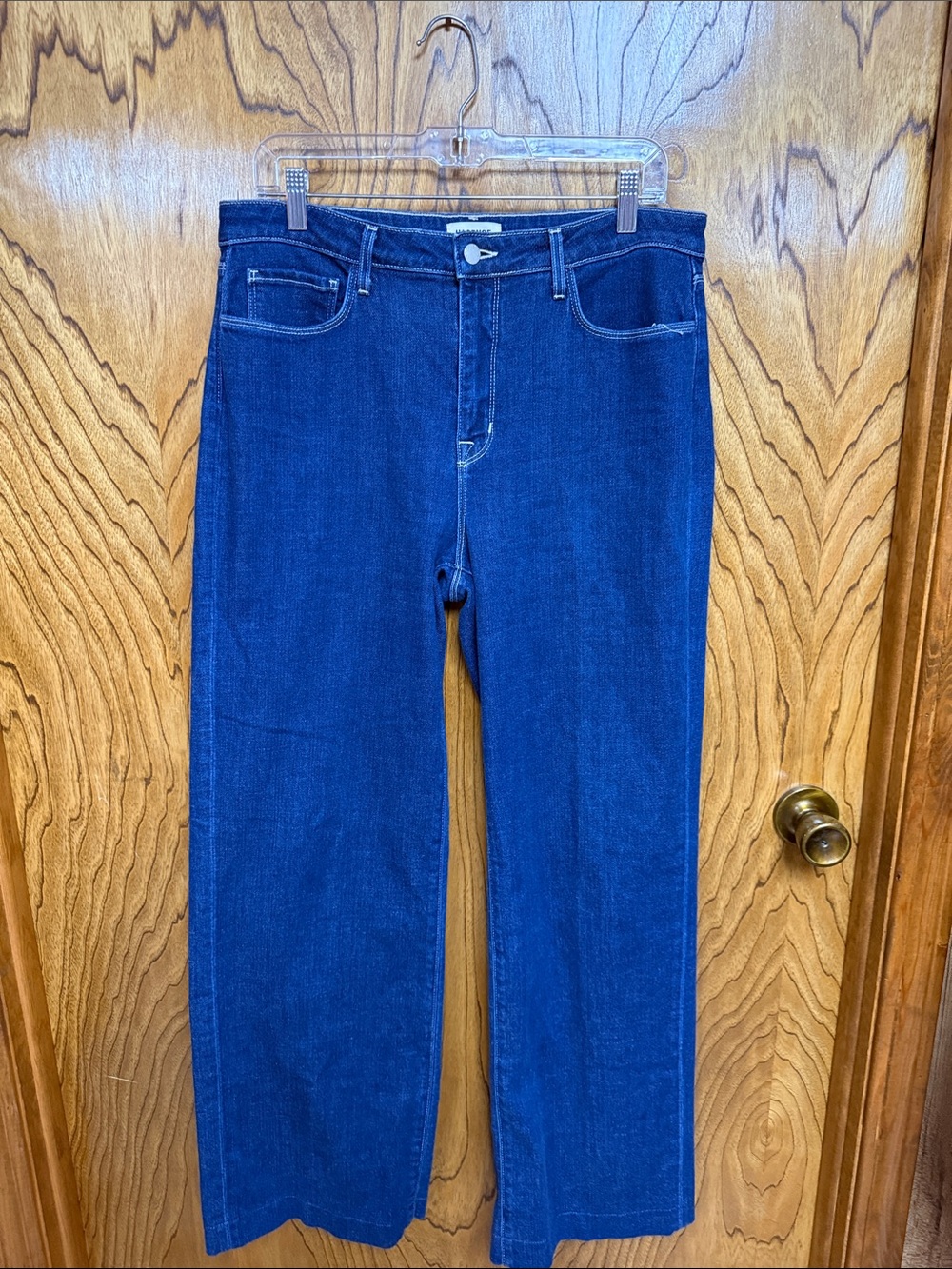 L’AGENCE size 31 wide legged jeans in excellent condition.